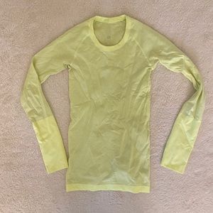 Lulu lemon long sleeve size 2